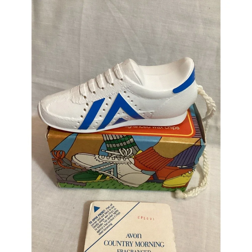 Avon SNEAKIN’ ROUND POMANDER Wax Chips Tennis Shoe Deodorizer Unused In Box